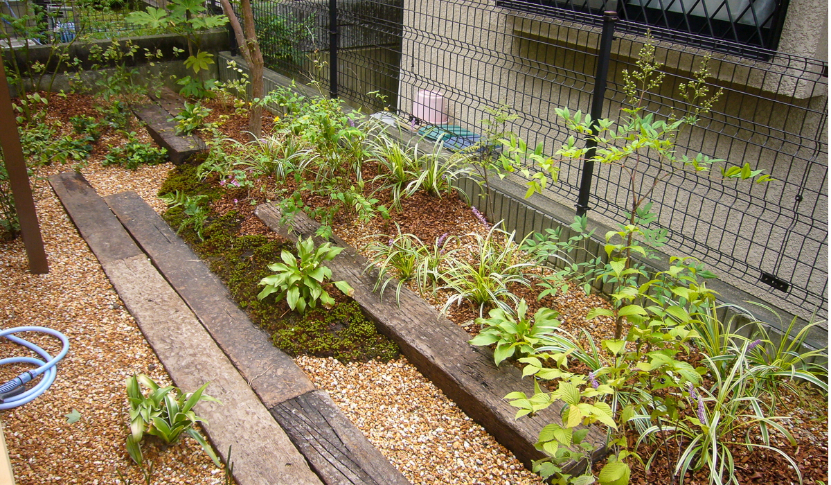 みどりが映える植栽補法